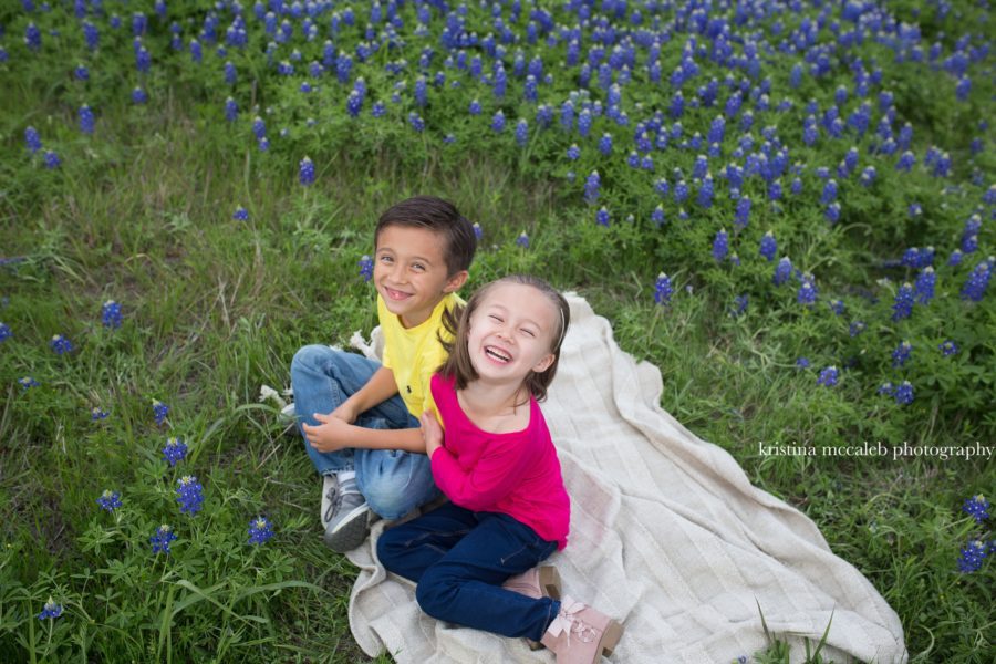How to photograph kids in Bluebonnets