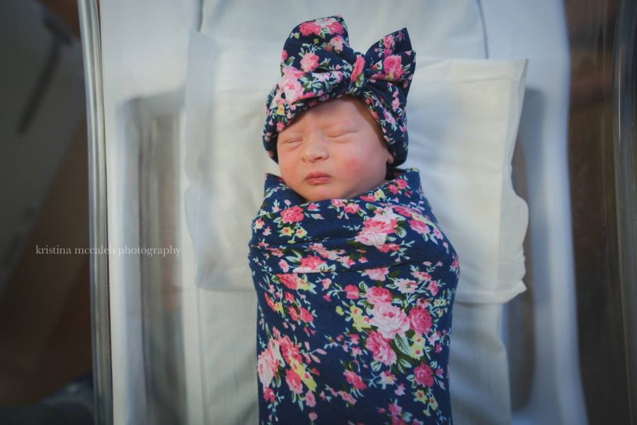 Dallas Fresh 48 Photography session, Fresh 48 Session happen in the hospital and capture the beautiful moments in the hospital.